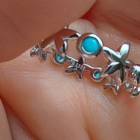 925 Sterling Silver Starfish Ring - Picture 2 of 9